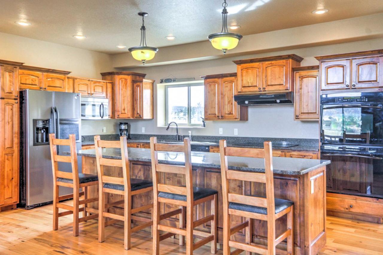 Rustic Bryce Canyon Home With Deck On Sevier River! Гатч Екстер'єр фото